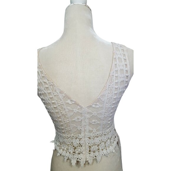 Olive Tree Lace Crochet Romper Women's Size S Shorts Jumper Sleeveless Cream - Picture 4 of 8